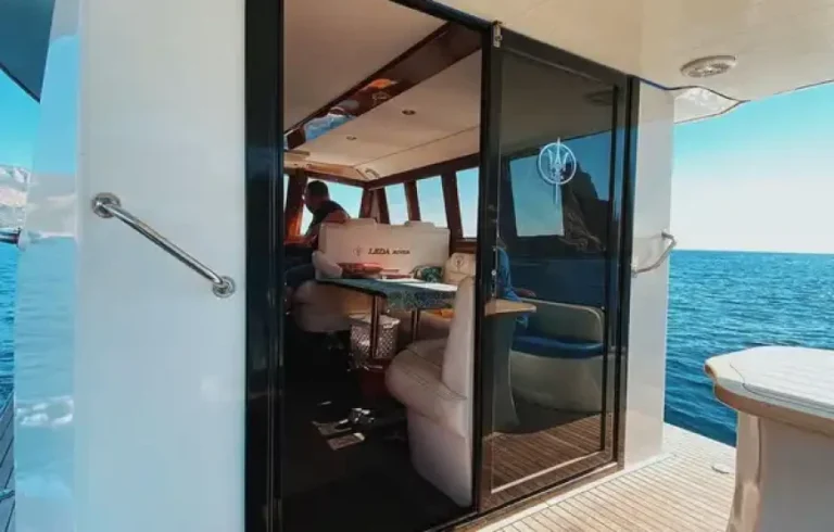 🚤 БАЛАКЛАВА С МОРЯ: ТЫ УВИДИШЬ ТО, КУДА НЕ ПУСКАЮТ АВТОБУСЫ.