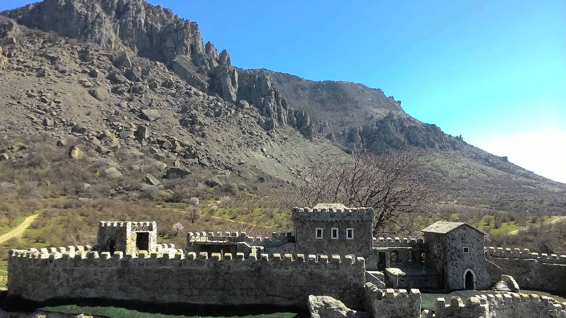 Экскурсия на джипах “По следам кавказской пленницы” из Алушты